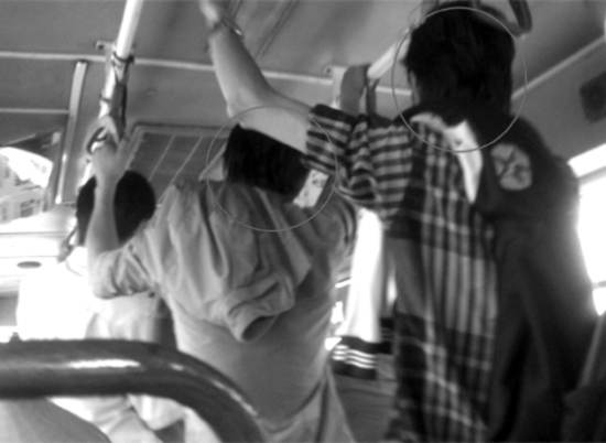 Những “kỹ nghệ” móc túi khó tin ở xe buýt TPHCM