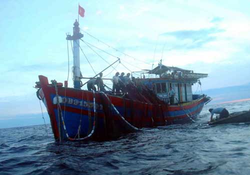 Đà Nẵng hỗ trợ ngư dân đánh bắt xa bờ