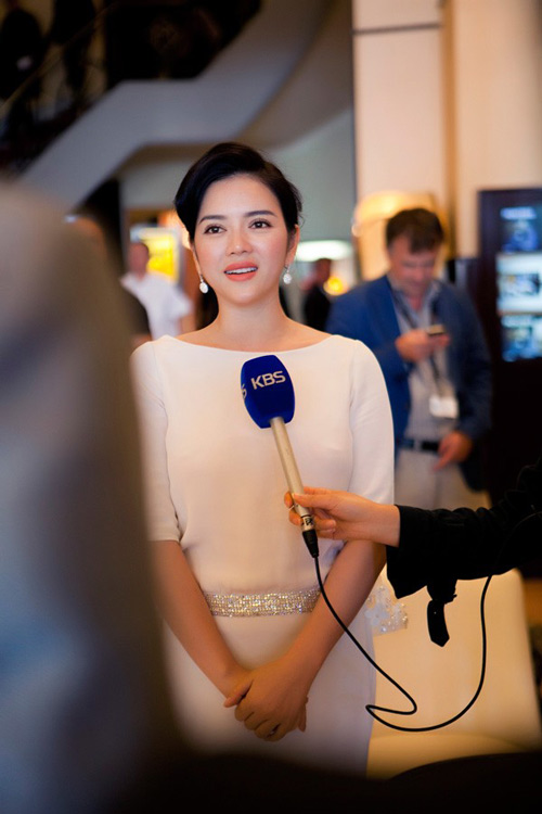  Tiết lộ lý do Lý Nhã Kỳ 'bỏ rơi' đoàn Việt Nam ở Cannes