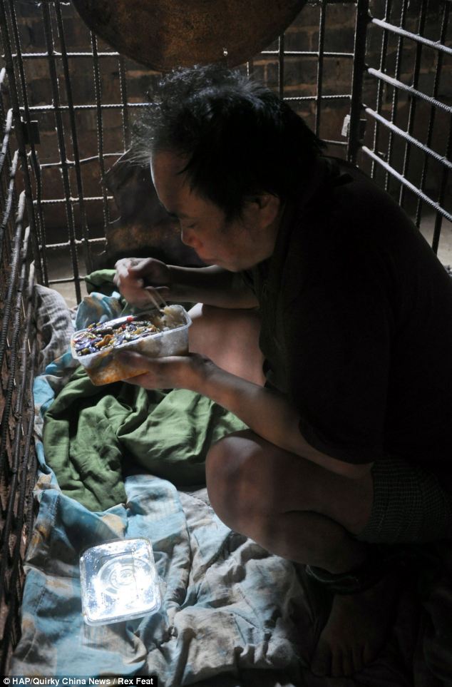 Mother Wang Muxiang tried to find someone who would weld her a strong cage for her son. The local blacksmiths refused out of fear the sick man may attack them in revenge if he escaped