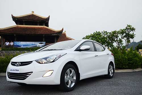 Hyundai Elantra 2013 bi khach hang Viet che gia cao