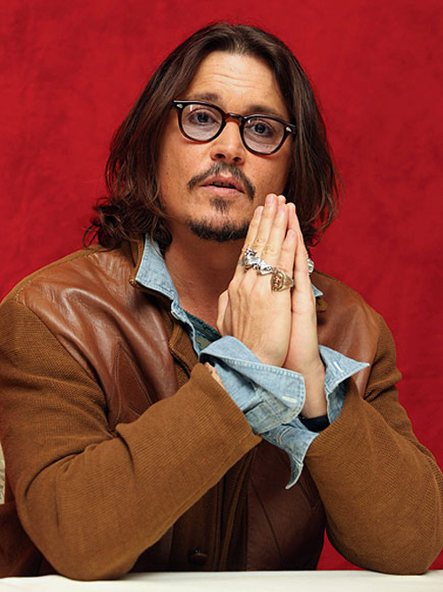 Tại sao phụ nữ lại mê mệt anh chàng cướp biển Johnny Depp?