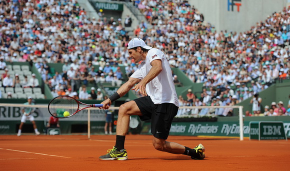 Vượt qua Tommy Haas, Nole gặp lại Nadal tại bán kết Roland Garros