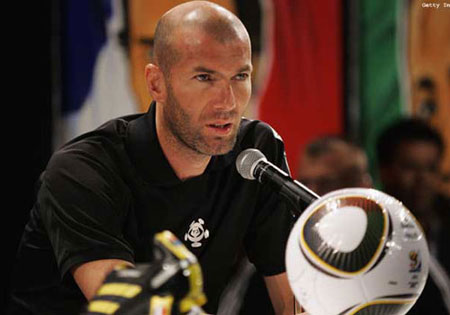 Khát HLV, Real hướng về Zidane