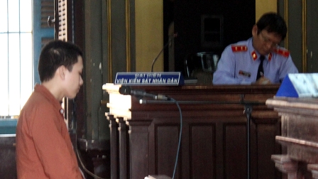  Bị cáo Nguyễn Hữu Cần nghe Tòa tuyên án