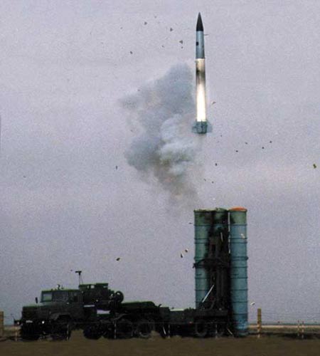 Hệ thống tên lửa S-300 khai hỏa