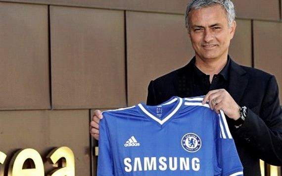 Mourinho: Từ "người đặc biệt" đến "quý ông hạnh phúc"