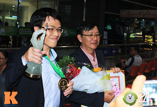 
	Anh là kỳ thủ đầu tiên của Việt Nam vô địch thế giới ở bộ môn cờ chớp