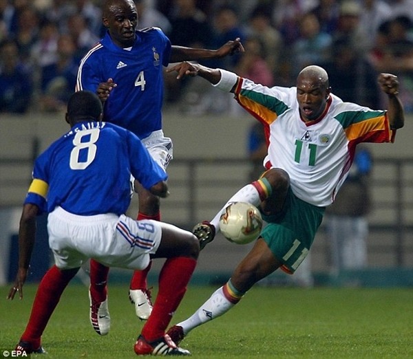 
	Những chú gà trống Pháp gây thất vọng sau khi bị loại ngay từ vòng bảng World Cup 2002