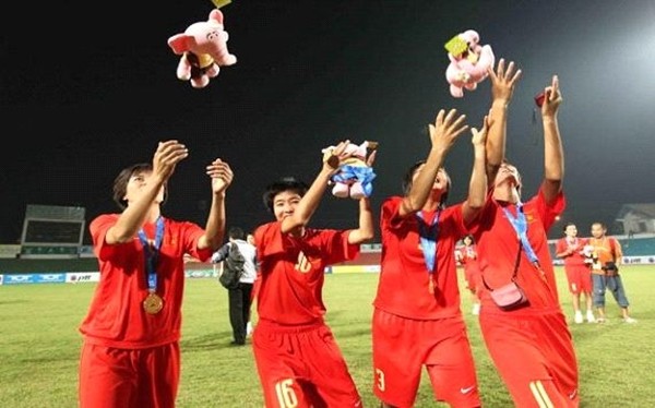 
	Các cô gái Việt Nam đã thi đấu rất tốt ở Vòng loại Asian khiến đội tuyển bóng đá nữ tăng 2 bậc trên BXH FIFA