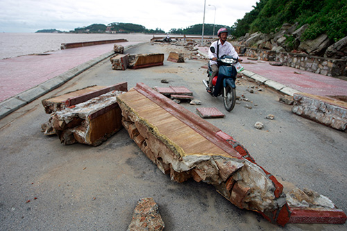 Đồ Sơn tan hoang sau bão số 2