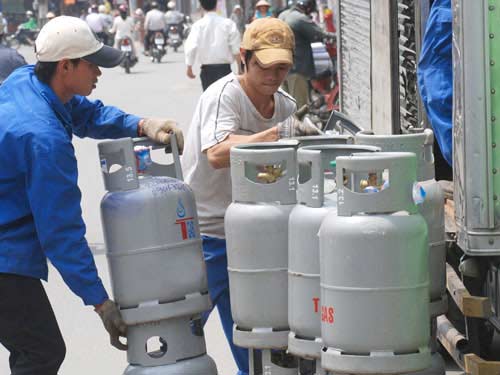 Giá gas tháng bảy lại tăng