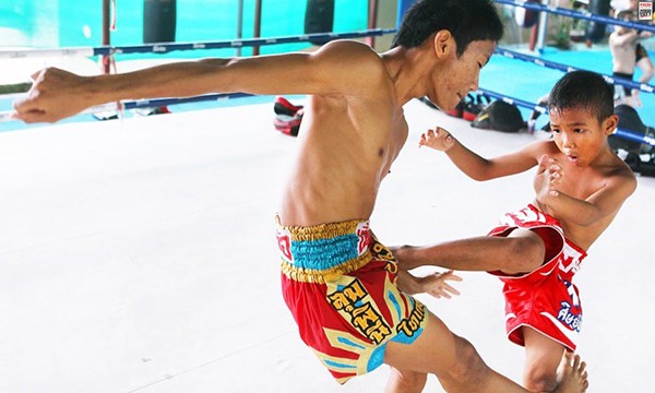 Tuổi thơ khắc nghiệt của những "tiểu võ sĩ" Muay Thai 15