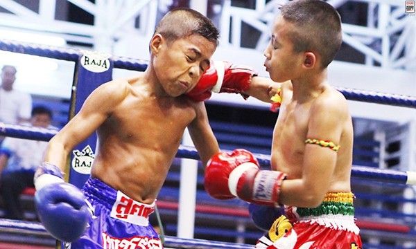 Tuổi thơ khắc nghiệt của những "tiểu võ sĩ" Muay Thai 25