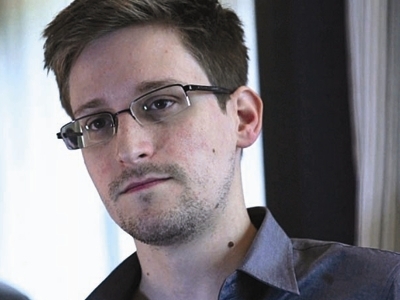 “Kẻ phản bội nước Mỹ” Edward Snowden