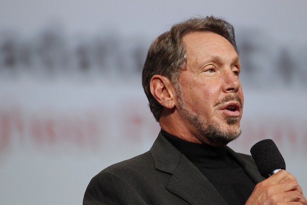 
	Larry Ellison là người tài năng nhưng cũng là một tay chơi có tiếng.