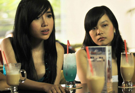 	Tuy nhiên, trong bộ phim này, Elly Trần bị đánh giá là diễn xuất khá gượng gạo