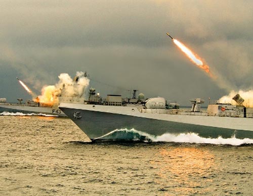  Tàu khu trục nhỏ Đề án 1135.6 lớp Talwar trong biên chế Hải quân Ấn Độ đang phóng rocket chống ngầm trong một cuộc diễn tâp. Lớp tàu khu trục nhỏ này có khả năng công thủ toàn diện.
