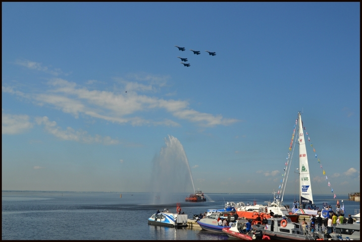 Phi đội Su-27 phô diễn tại triển lãm hải quân IMDS 2013