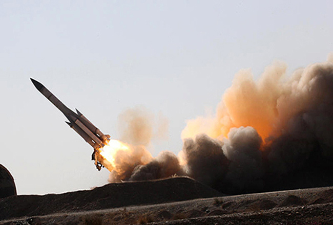 Ngày 2/7, Tư lệnh lực lượng phòng không Quân đội Iran Tướng Esmayeeli tuyên bố, Iran đã tối ưu hóa thành công hệ thống tên lửa phòng không tầm xa S-200 do Nga cung cấp cho phép giảm thời gian triển khai và sớm khai hỏa vào mục tiêu.