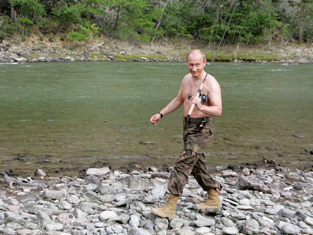 Sau ly hôn, Putin tươi cười xuất hiện trên tạp chí đàn ông chưa vợ