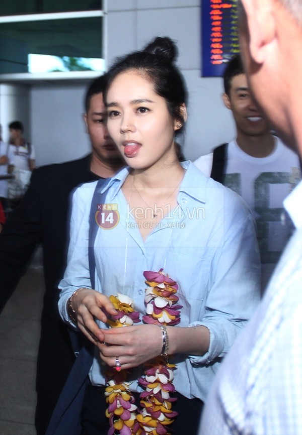 "Mỹ nhân không tuổi" Han Ga In xuất hiện giản dị tại Tân Sơn Nhất 12