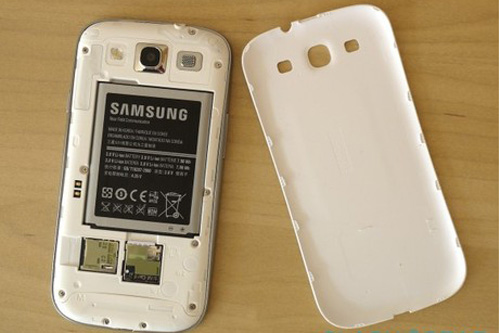  Tại sao sạc pin Galaxy S III lâu vậy?