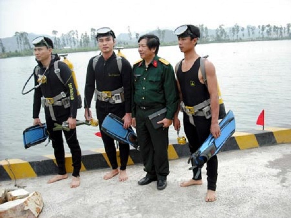 	Đặc công hải quân Việt Nam luôn tích cực rèn luyện thể lực, võ thuật, sẵn sàng cho nhiệm vụ bảo vệ toàn vẹn lãnh thổ, lãnh hải và chủ quyền thiêng liêng của Tổ Quốc.