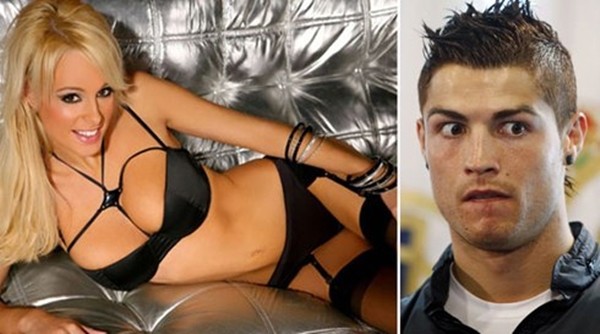 Người đẹp từ chối ngủ với Ronaldo khỏa thân ăn theo Wimbledon 1