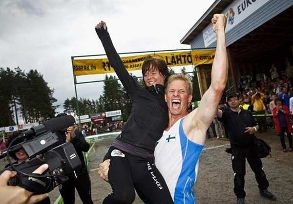 Hài hước cuộc thi marathon cõng vợ tại Phần Lan 14