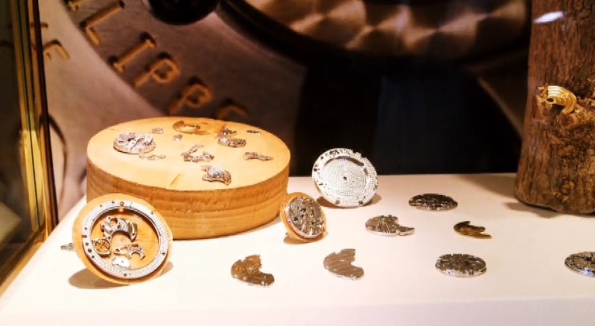 Quá trình lắp ráp thủ công đồng hồ Patek Philippe đáng thèm muốn nhất thế giới (4)