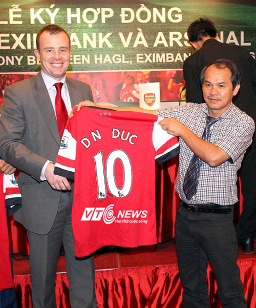 Ai được hưởng lợi khi Arsenal đến Việt Nam?