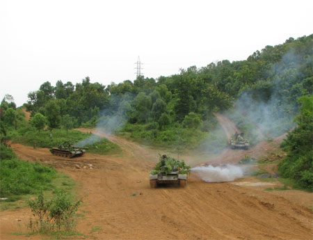 Ảnh: Huấn luyện chiến đấu ở Lữ đoàn xe tăng 201 