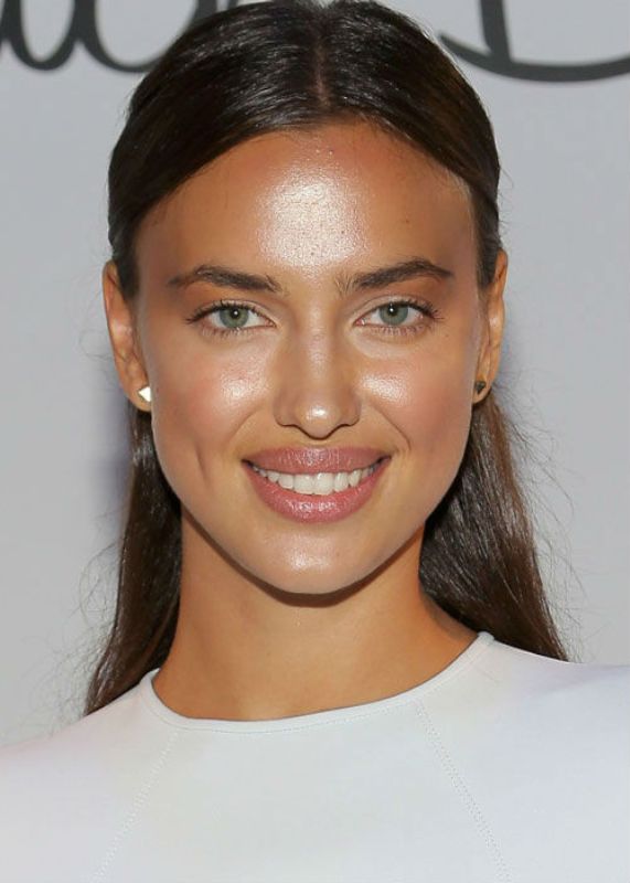 Irina Shayk bất ngờ xuống sắc thảm hại 1