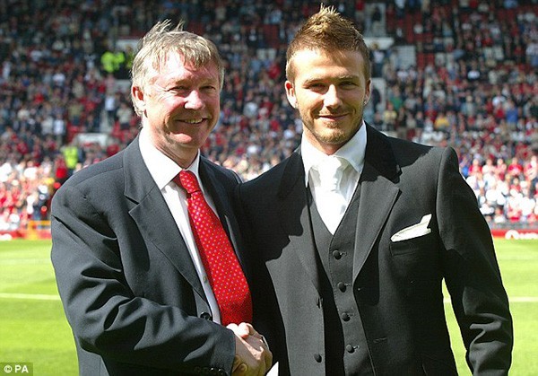 Sir Alex, Beckham và vụ "Chiếc giày bay” được tái hiện ngộ nghĩnh bằng truyện tranh 5