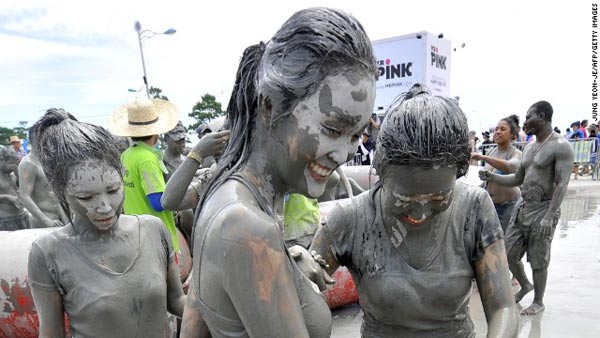 "Siêu bẩn" với lễ hội bùn vui nhộn tại xứ kim chi
