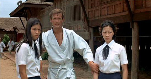 
	Nguyên Thu (phải) trong bộ phim 007 The Man with the Golden Gun (1974).