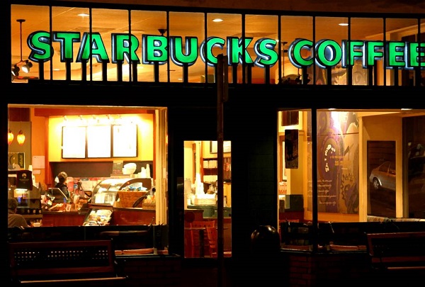 Người khổng lồ cà phê Starbucks ‘buôn’ thêm sữa chua tại Mỹ