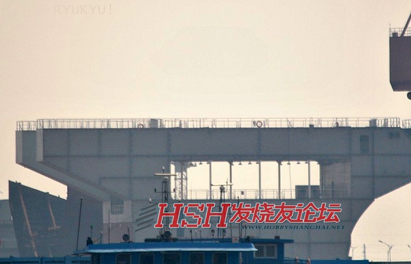 	Hình ảnh được cho là Trung Quốc đang đóng tàu sân bay thứ 2.