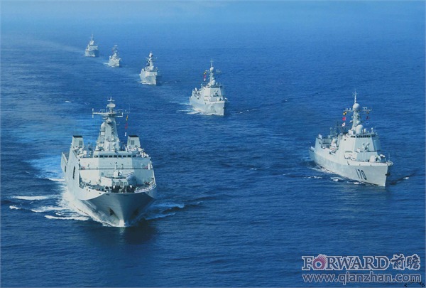 
	Biên đội tàu chiến Trung Quốc hành trình trên biển