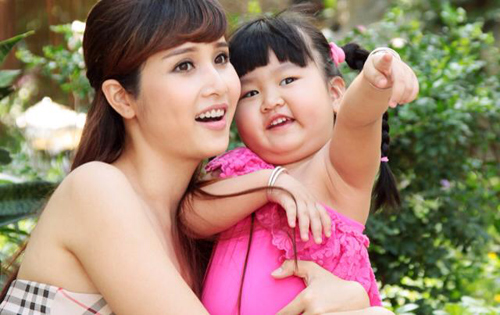 Vợ tiền đạo Phan Thanh Bình sút 10 kg để thi Next Top Model 3