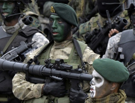 Lực lượng đặc nhiệm của Peru sử dụng súng phóng lựu RPG-7 nhái do công ty Mỹ có tên Airtronic sản xuất
