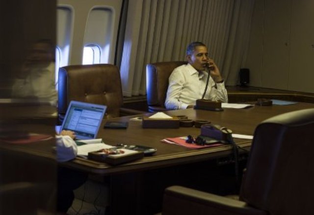Đột nhập 'văn phòng bay' của Tổng thống Obama 