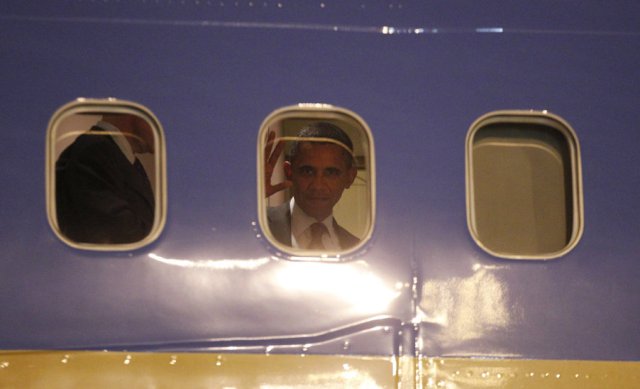 Đột nhập 'văn phòng bay' của Tổng thống Obama 