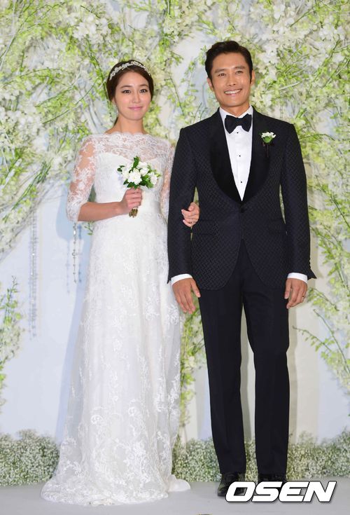 Lee Byung Hun và Lee Min Jung hạnh phúc trong đám cưới 1