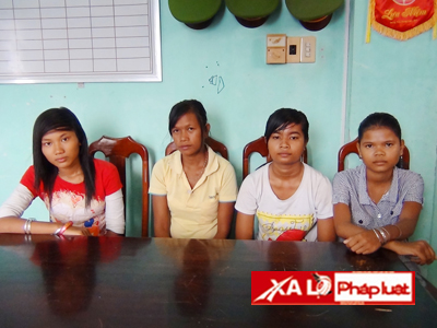Bốn cô gái được giải cứu trên đường đưa đi bán đều có hoàn cảnh nghèo khó cùng cực