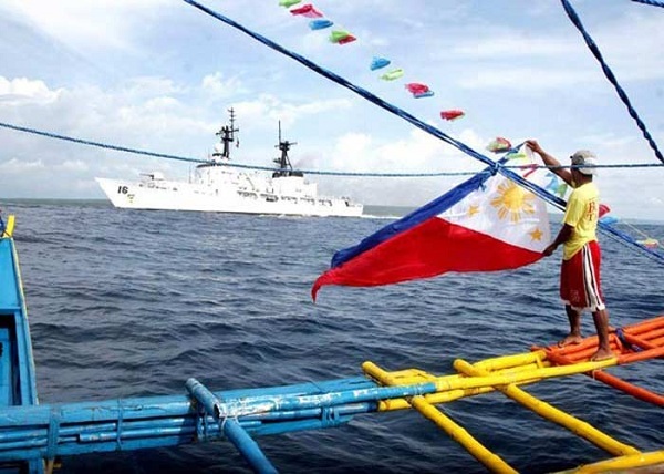 Trung Quốc phán tàu Pháp thay Mỹ là đối thủ trên Biển Đông