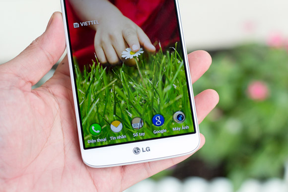 Vừa ra mắt bom tấn LG G2 đã có mặt tại Hà Nội