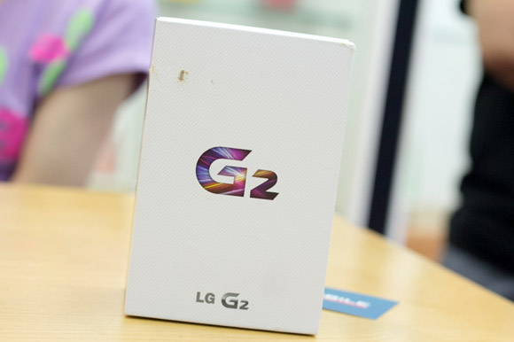 Vừa ra mắt bom tấn LG G2 đã có mặt tại Hà Nội