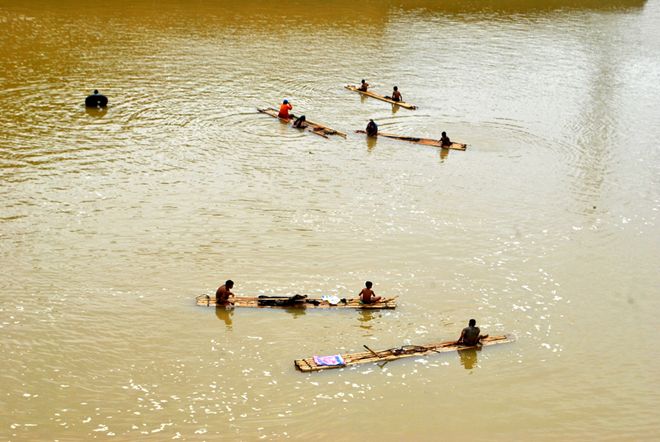Nghề lạ ở Nghệ An: Câu sắt dưới đập thủy điện